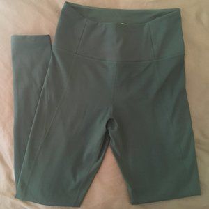 Girlfriend Collective 28.5" Moss Leggings, Small